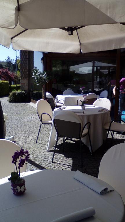 Trattoria Del Bivio Guest House Cerretto Langhe Eksteriør bilde