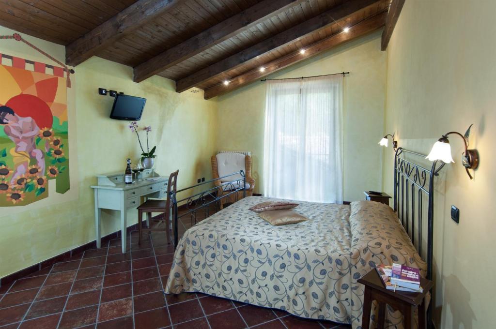 Trattoria Del Bivio Guest House Cerretto Langhe Rom bilde