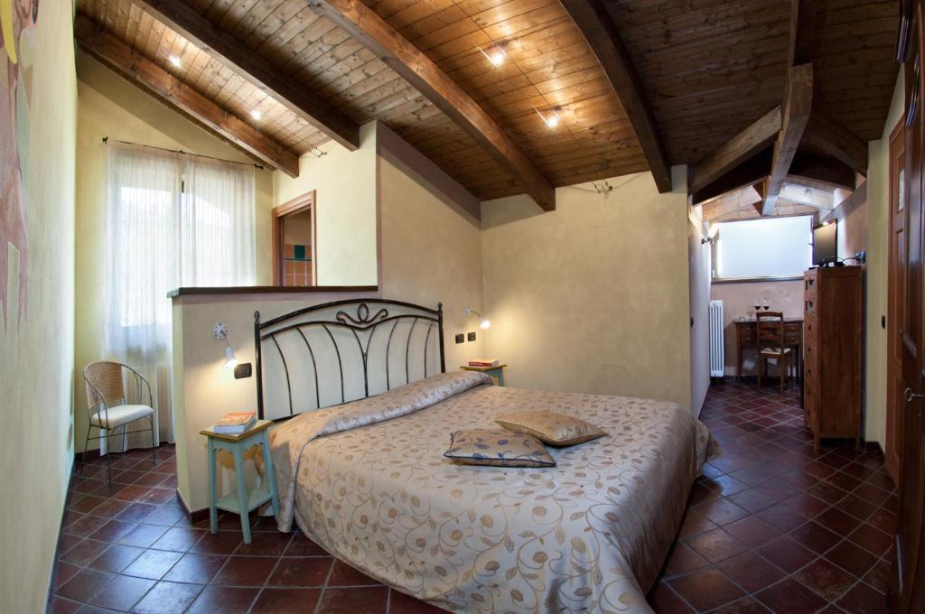 Trattoria Del Bivio Guest House Cerretto Langhe Rom bilde
