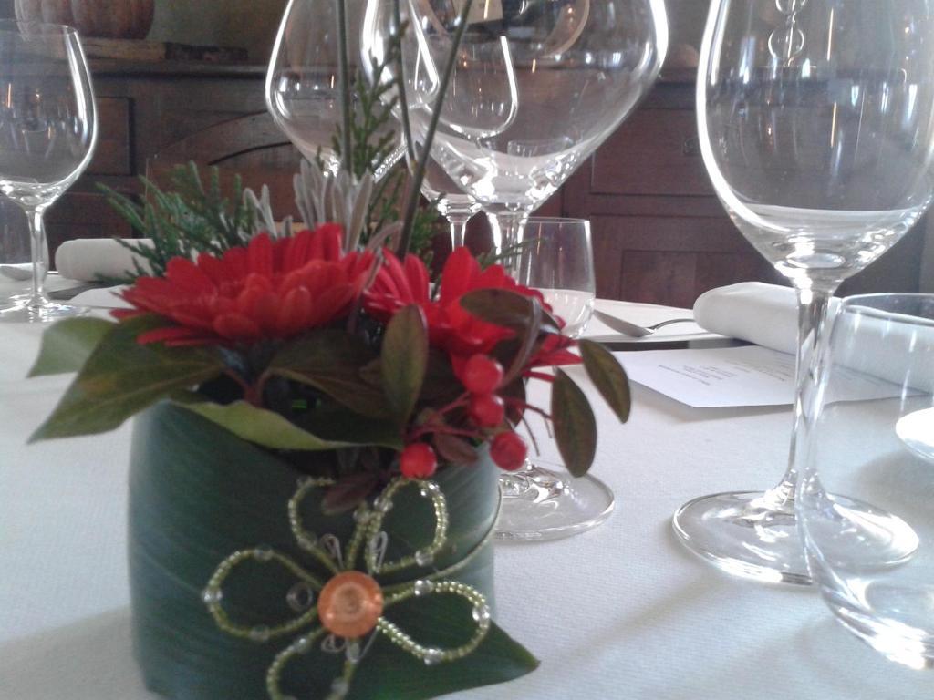 Trattoria Del Bivio Guest House Cerretto Langhe Eksteriør bilde